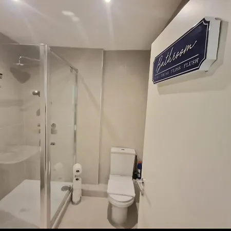 En-suites - Retreat With Kitchenette- Lgi Hospital- Free 5g Wifi & Netflix- - Contractors - Short Gæstehus Leeds (West Yorkshire)